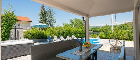 Villa | Balcony