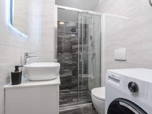 Ferienhaus | Badezimmer | Haartrockner, Seife