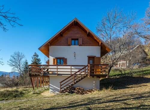 Chalet le Saint-Apo sur les hauteurs du Lac de Serre-Ponçon