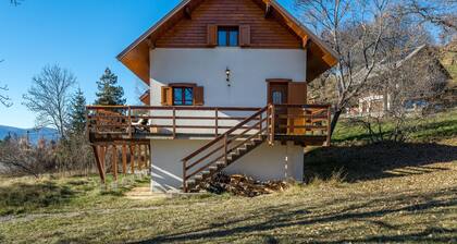 Chalet le Saint-Apo sur les hauteurs du Lac de Serre-Ponçon
