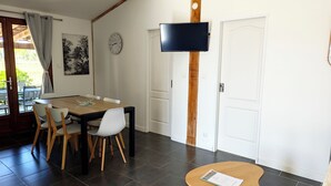 Comfort-hús | Stofa | Flatskjársjónvarp, leikföng