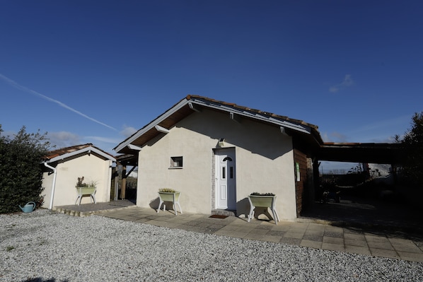 Front of property - GITE LE GRAND LANDAIS (Clermont)