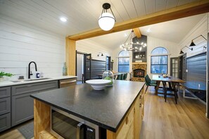 Fridge, microwave, oven, stovetop - New! Walk to Shops | 6BR • Hot Tub • Arcade (Broken Bow)