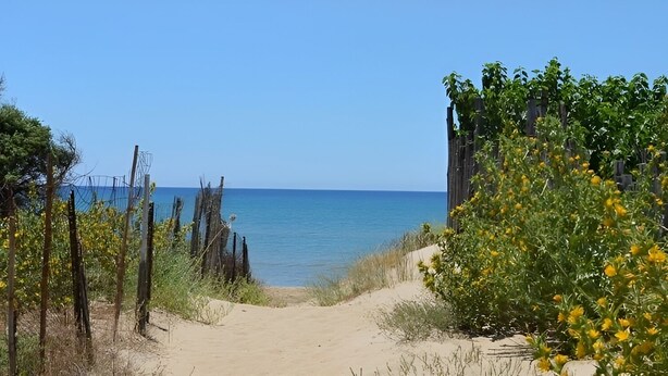 Unclassified image, 1 of 10, button - Vacation home with pool and within walking distance to the sea (Pachino)