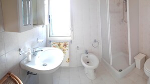 Unclassified image, 5 of 10, button - Vacation home with pool and within walking distance to the sea (Pachino)