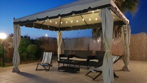 Unclassified image, 4 of 10, button - Vacation home with pool and within walking distance to the sea (Pachino)
