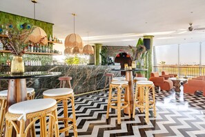 Bar (en el alojamiento)