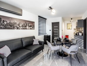 Villa | Living room - Serene Family Villa by the Rogoznica Coast (Rogoznica)