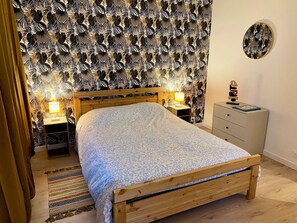 مكواة/لوح كي وملاءات أسرّة