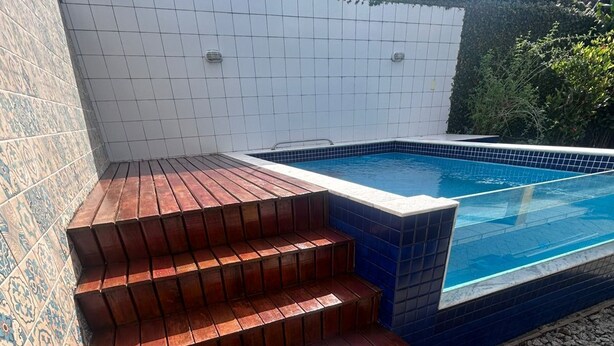 Outdoor pool - Cozy and charming house 300 meters from Indaiá Beach, in Bertioga. (Bertioga)