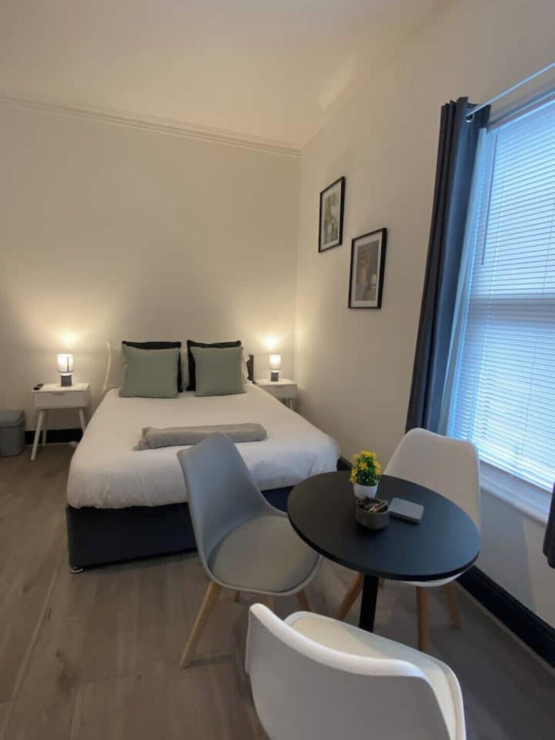 4 chambres, fer et planche à repasser, Wi-Fi, draps fournis