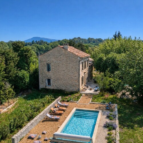 Charming Provencal farmhouse with swimming pool and jacuzzi  sleeps up to 8 🌿☀️
