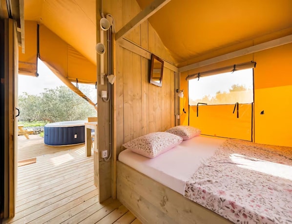 Apartment | 2 Schlafzimmer, individuell eingerichtet, laptopgeeigneter Arbeitsplatz