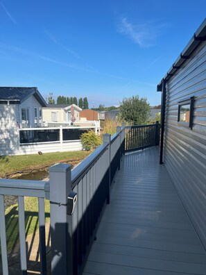 Property grounds - DJD ,Country Style Luxury Lodge, Manor Park Sleeps 4 (Hunstanton)