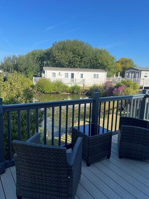 Property grounds - DJD ,Country Style Luxury Lodge, Manor Park Sleeps 4 (Hunstanton)