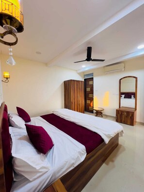 WiFi, bed sheets - 4BHK Luxury Villa w/ Pool & Lawn, 6km from Hinjewadi Phase 3 for Stay & Events (Pune)