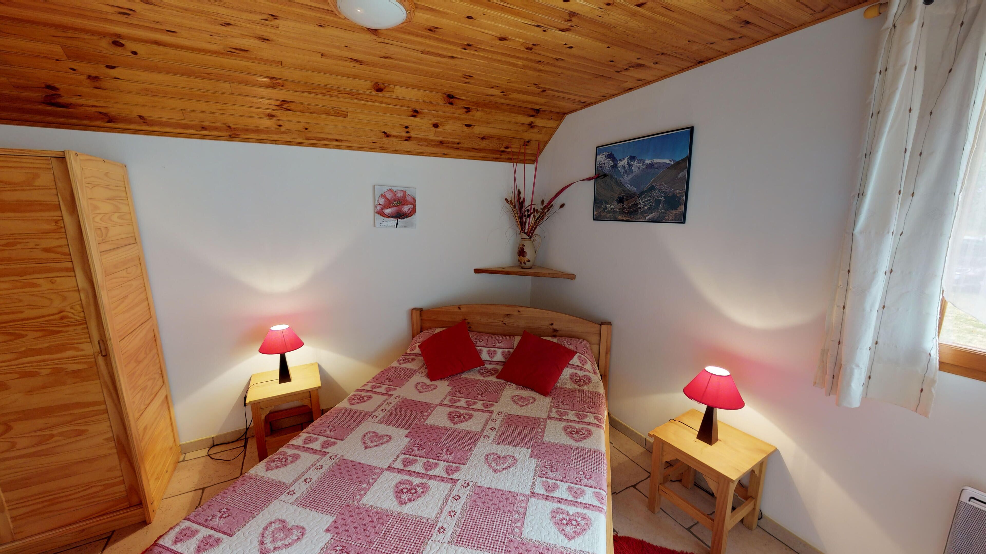 Fer et planche à repasser, draps fournis