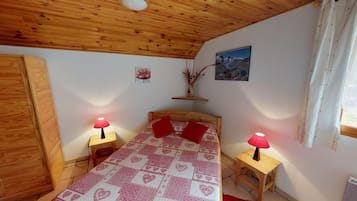 Fer et planche à repasser, draps fournis