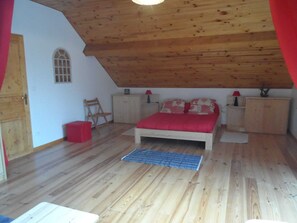 Iron/ironing board, bed sheets - Chalet estats | Rent for 9 people in Vicdessos | France Saintjeandumontcalm.fr (Val-de-Sos)