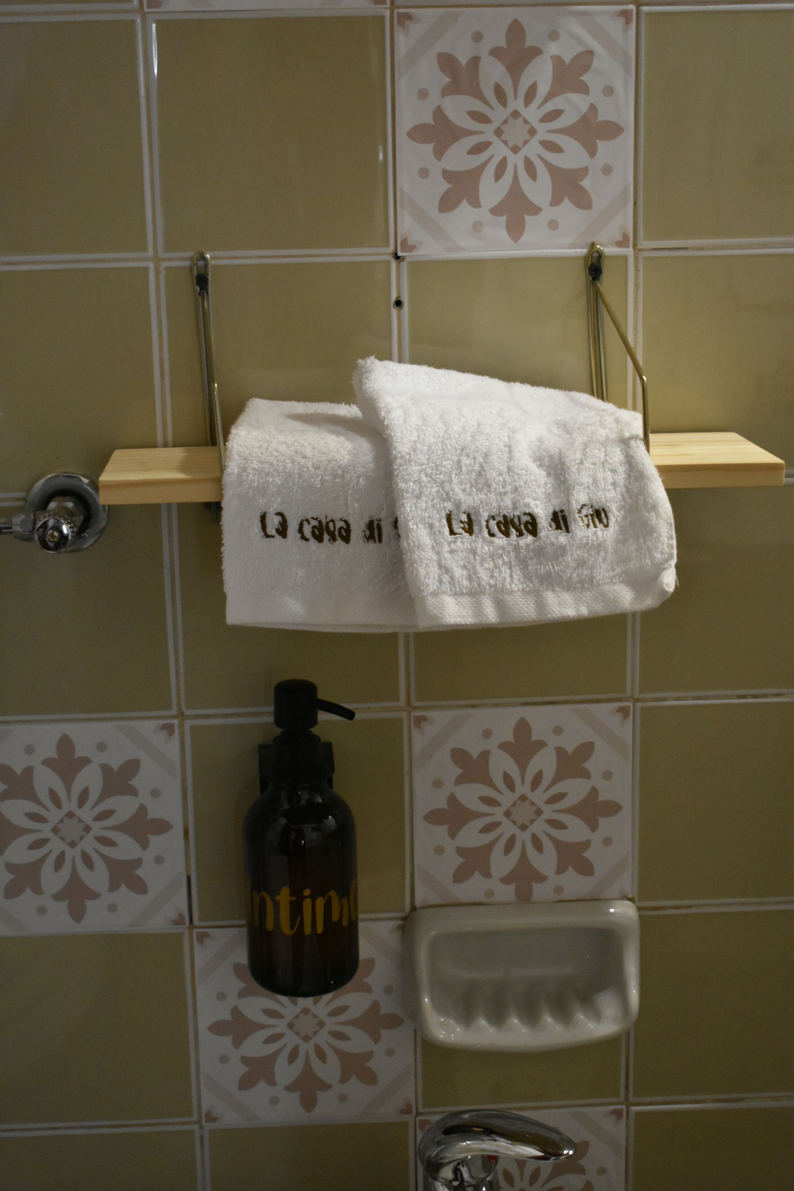 Bathroom amenities