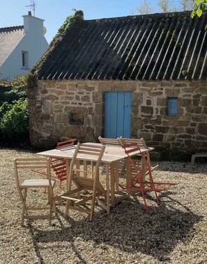 Outdoor dining - La Maison Marguerite - 900m from the beach (Audierne)