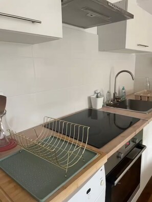 Fridge, microwave, oven, stovetop - La Maison Marguerite - 900m from the beach (Audierne)