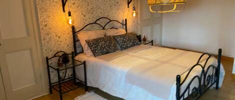 3 bedrooms, iron/ironing board, travel cot, free WiFi