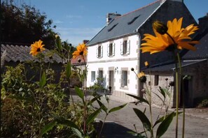 Property grounds - La Maison Marguerite - 900m from the beach (Audierne)