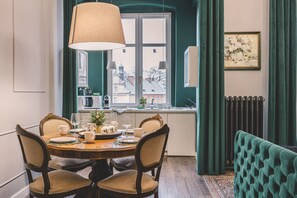 Dining - Royal Studio near Poznań Old Town (Poznań)