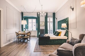 1 bedroom, iron/ironing board, WiFi, bed sheets - Royal Studio near Poznań Old Town (Poznań)