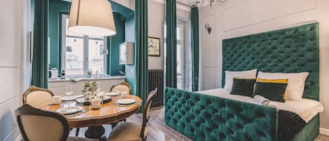 Bügeleisen/Bügelbrett, Reisekinderbett, WLAN, Bettwäsche