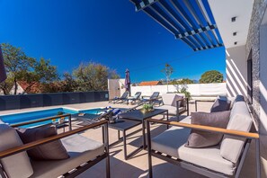 Villa | Pool | Indoor pool, outdoor pool - Luxury Villa Retreat in Sestanovac (Sestanovac)
