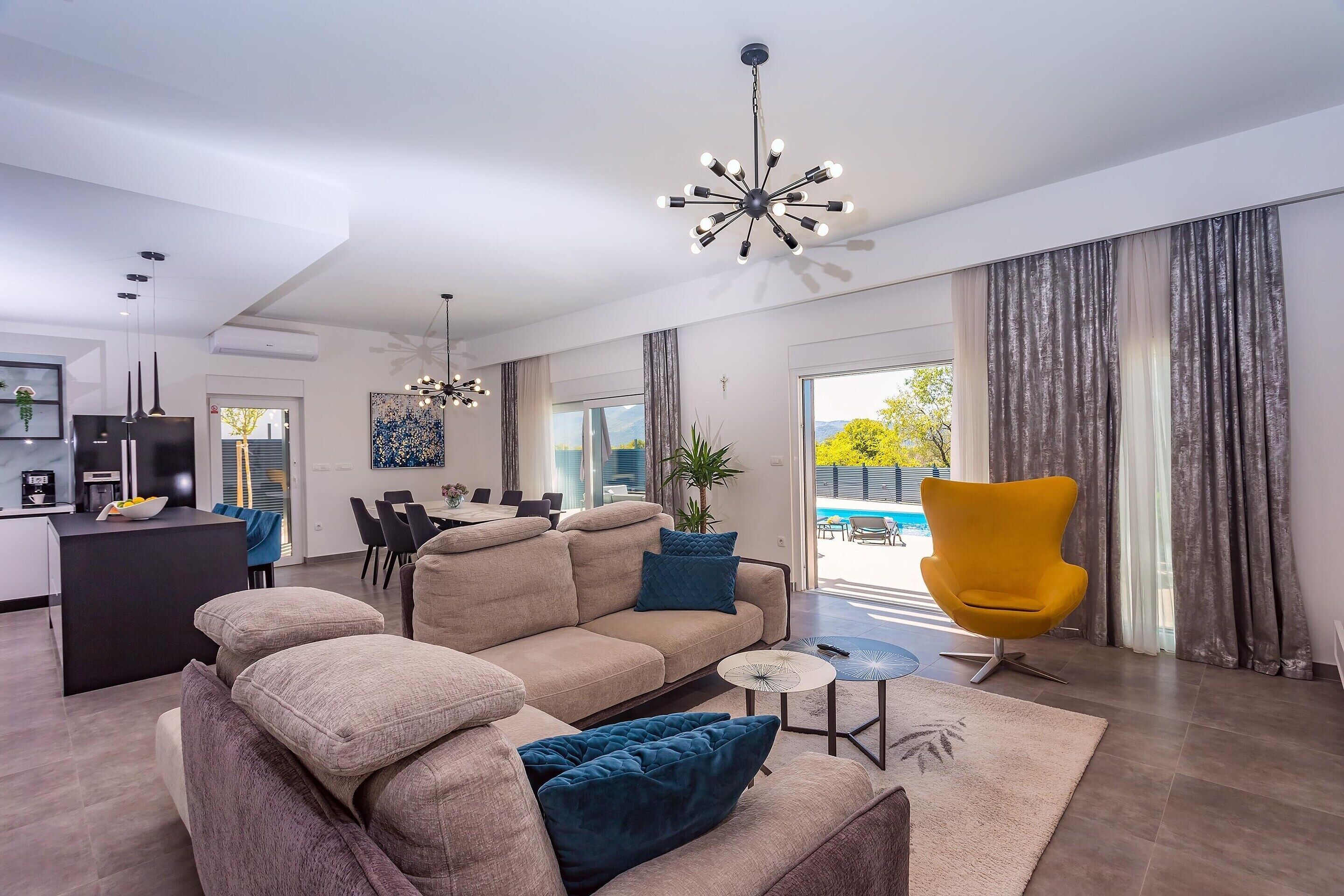 Villa | Living room | Fireplace