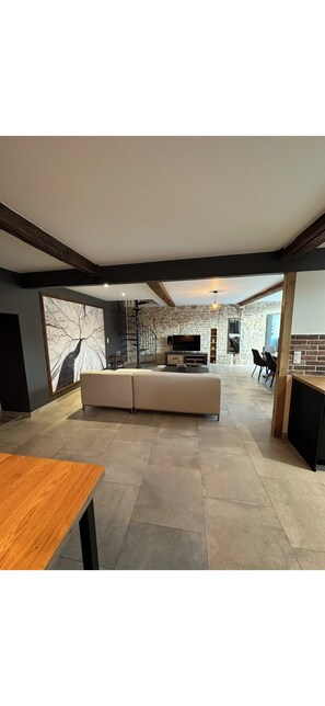 Smart TV - 10-person gîte with private spa (Bellenot-sous-Pouilly)