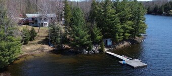 Beautiful Lakeside Retreat on Caribou Lake with Stunning Sunsets, Fishing & More