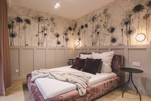 2 bedrooms, iron/ironing board, travel crib, WiFi - Camelia - Relax in Style – Central Stay with Parking (Bydgoszcz)