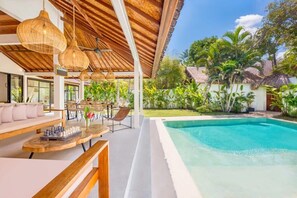 Pool - Villa Baladeva - 5BDR luxury villa, huge pool (Kuta)