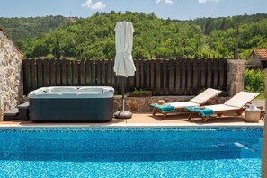 Villa | Pool | Indoor pool, outdoor pool - Cozy Villa for 8 With Pool and Jacuzzi (Proložac)