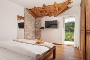 Villa - Cozy Villa for 8 With Pool and Jacuzzi (Proložac)