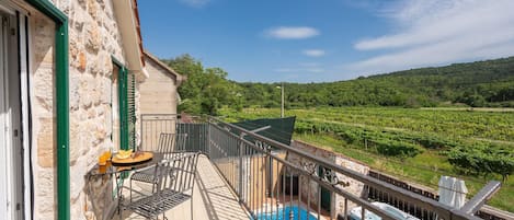 Villa | Balcony