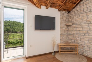 Villa | View from property - Cozy Villa for 8 With Pool and Jacuzzi (Proložac)
