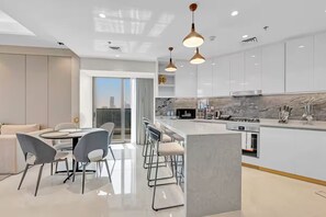 Dining - 2 Bedroom Apartment at Nobles Tower, 5 minutes from Dubai Mall and Burj Khalifa (Dubai)
