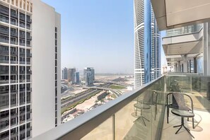 Property grounds - 2 Bedroom Apartment at Nobles Tower, 5 minutes from Dubai Mall and Burj Khalifa (Dubai)