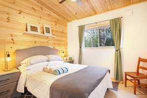 Iron/ironing board, WiFi, bed sheets - Cozy Barndominium Retreat with Sauna (L'Amable)