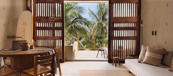 Beachfront Design Loft: Private Pool & Fast WI-FI