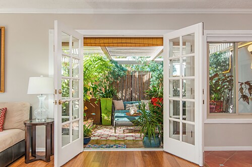 Fully Furnished 2BR Extended Stay Near UCSD & Scripps. Private Patio & Spa Bath