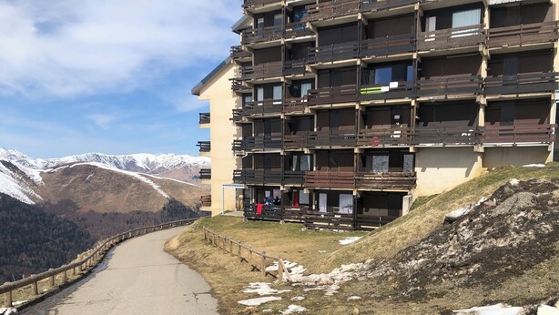 Exterior - Refuge 66 is ideally located facing south, close to the ski slopes and hiking trails. (Saint-Aventin)