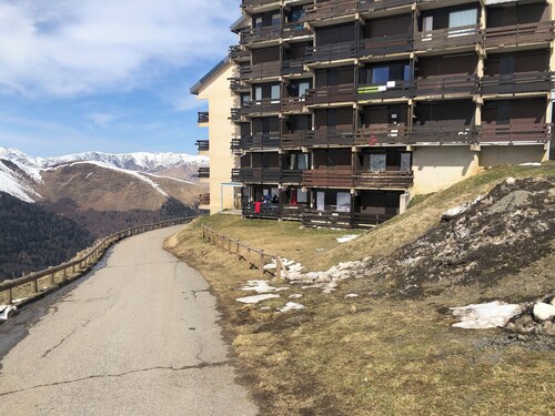 Le refuge 66 idéalement placé plein sud proche des pistes et randonnées