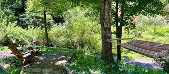 Big storybook farmhouse in Roscoe, Trout Town USA, a classic Catskills retreat!