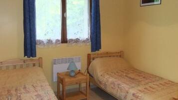 Fer et planche Ă repasser, draps fournis